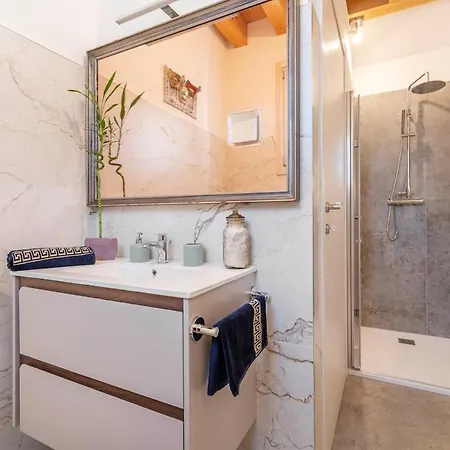 Stylish House Near With Parking Nyaraló Velence