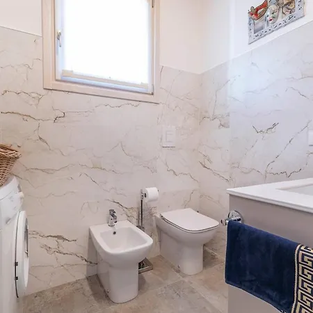 Stylish House Near With Parking * Velence